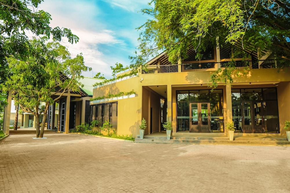 Oak Ray Wild Yala Hotel Tissamaharama Exterior photo