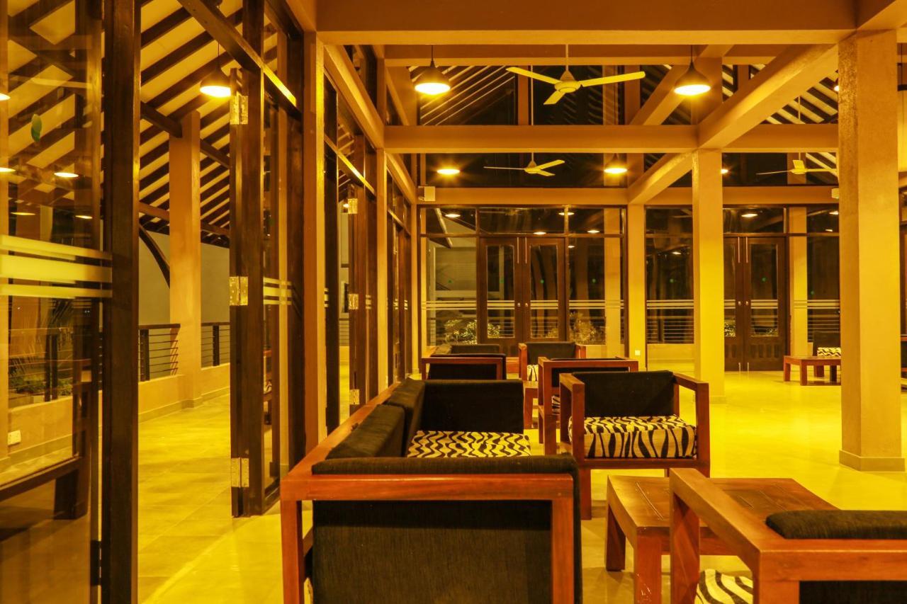 Oak Ray Wild Yala Hotel Tissamaharama Exterior photo