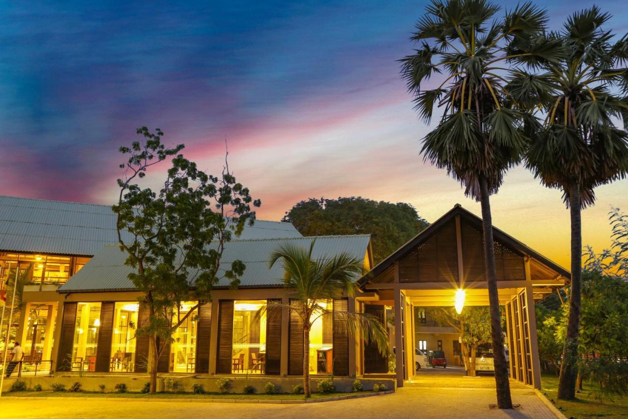 Oak Ray Wild Yala Hotel Tissamaharama Exterior photo