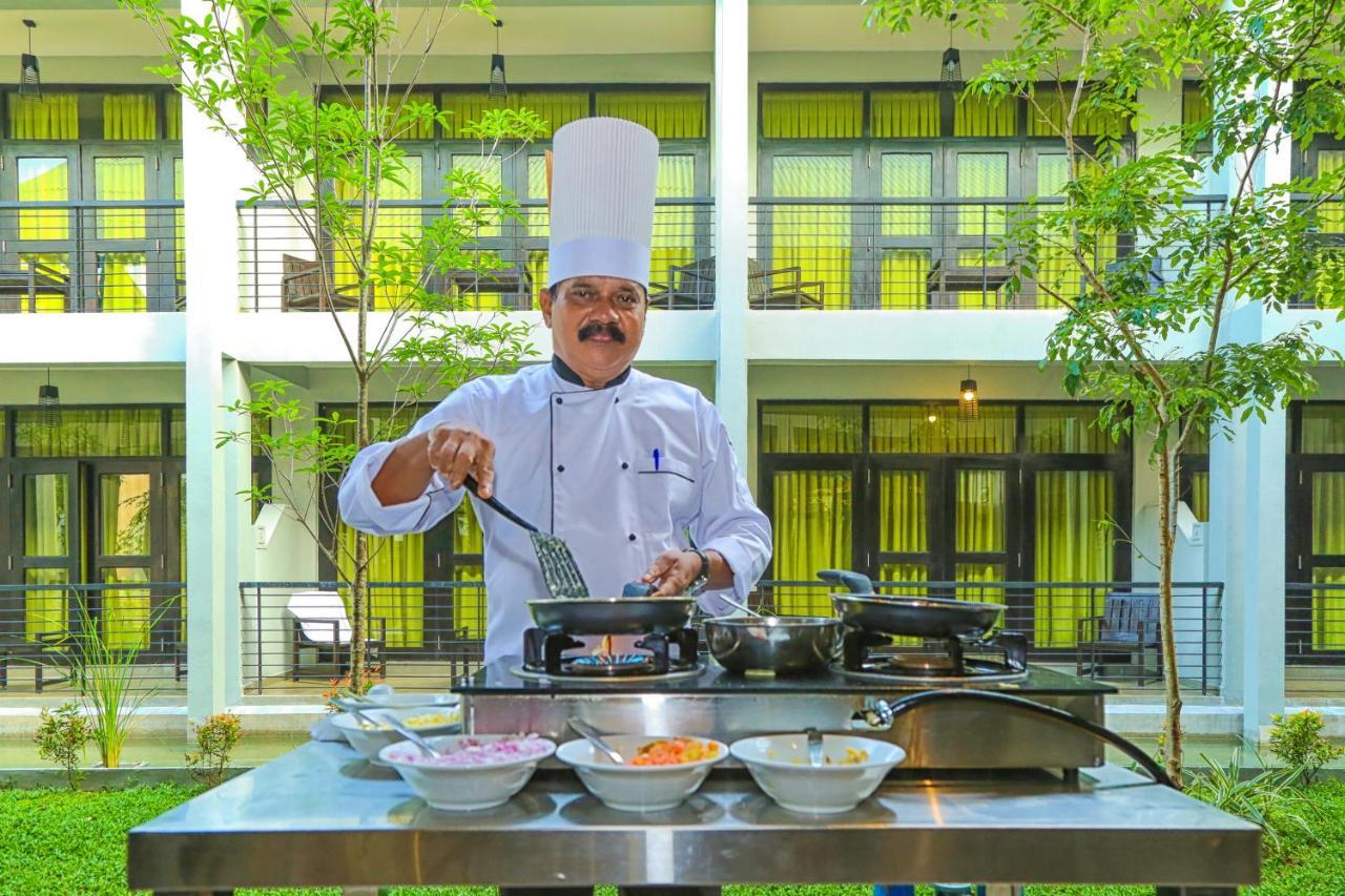 Oak Ray Wild Yala Hotel Tissamaharama Exterior photo